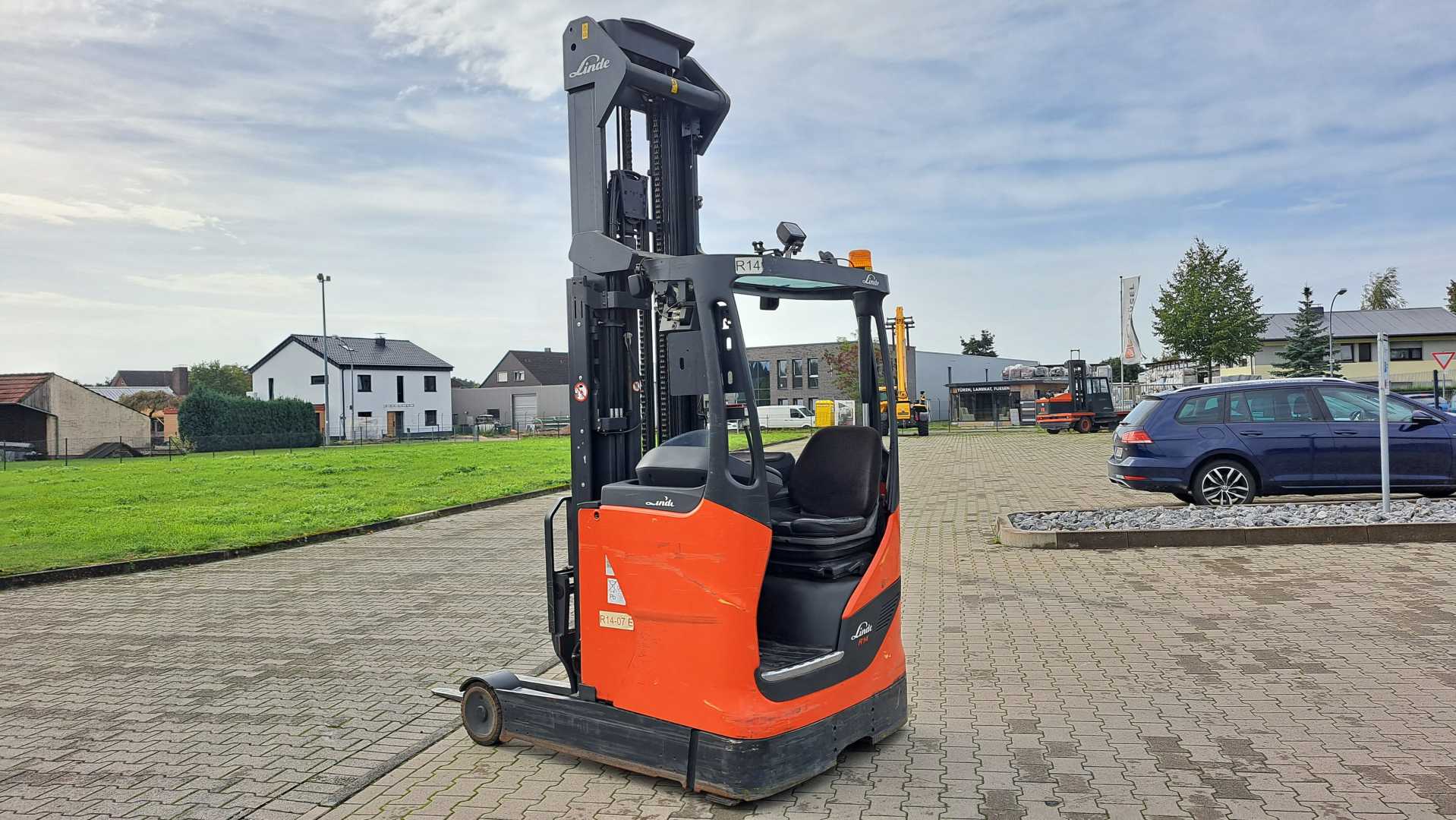 Used Forklift Linde R14 Bīdmasta iekrāvējs (Image 17) Used Forklift Linde R14 Bīdmasta iekrāvējs (Image 17)