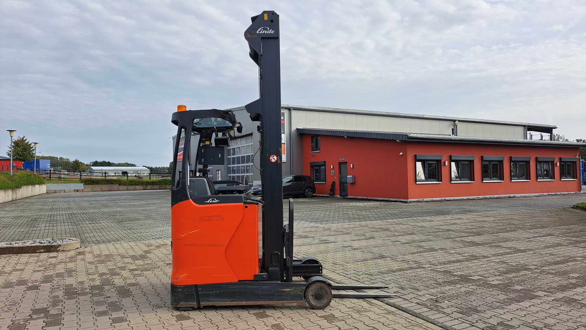 Used Forklift Linde R14 Bīdmasta iekrāvējs (Image 20) Used Forklift Linde R14 Bīdmasta iekrāvējs (Image 20)