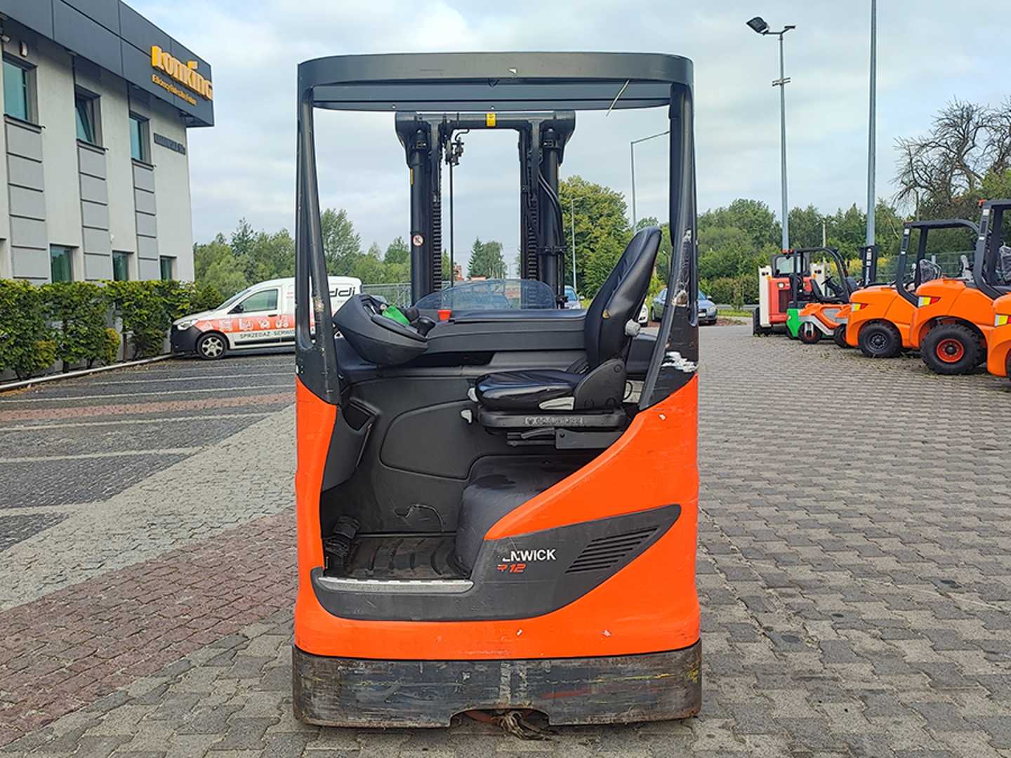 Used Forklift Linde R12B-01 Bīdmasta iekrāvējs (Image 14) Used Forklift Linde R12B-01 Bīdmasta iekrāvējs (Image 14)