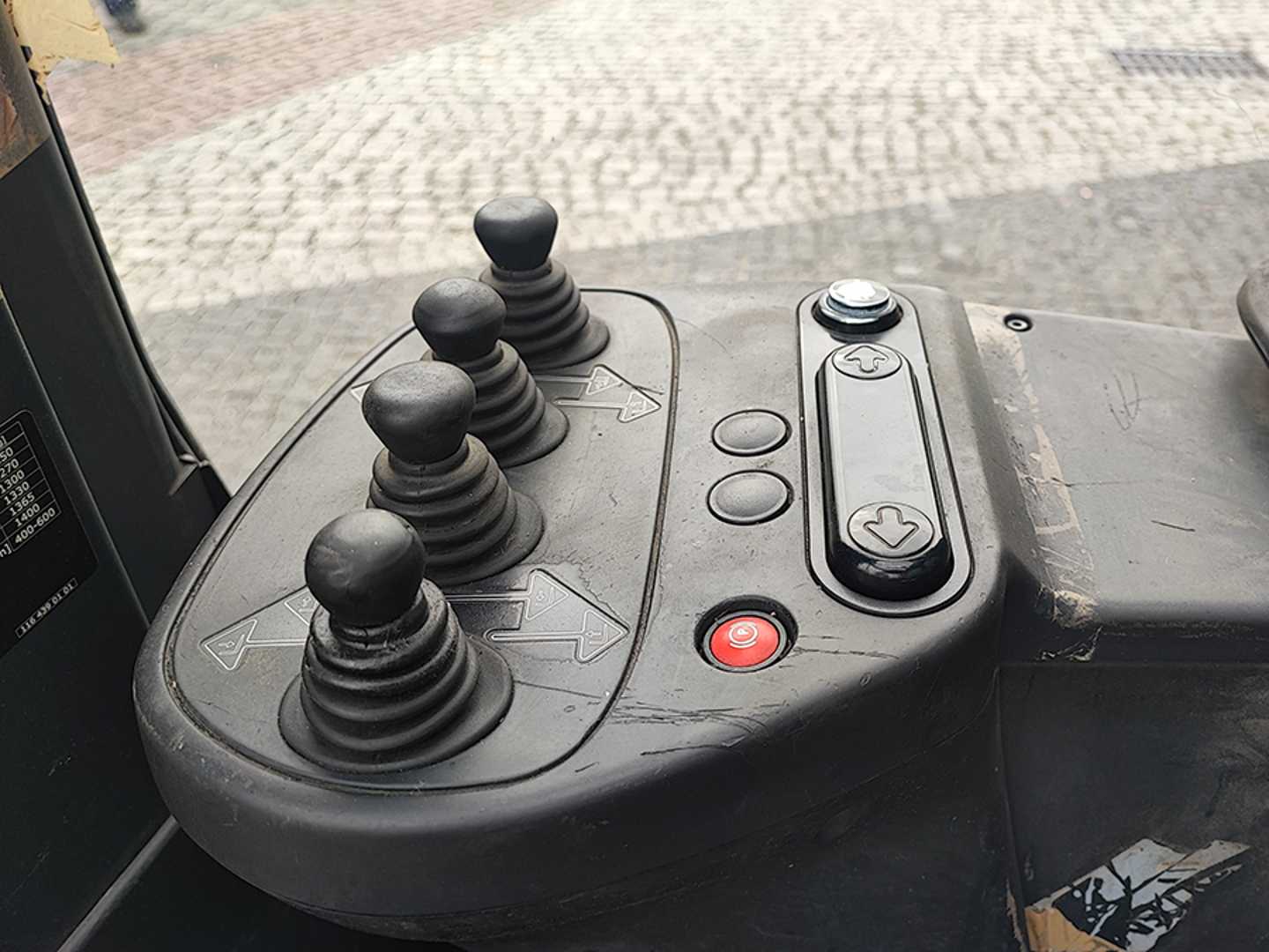 Used Forklift Linde R14X-03 Bīdmasta iekrāvējs (Image 14) Used Forklift Linde R14X-03 Bīdmasta iekrāvējs (Image 14)