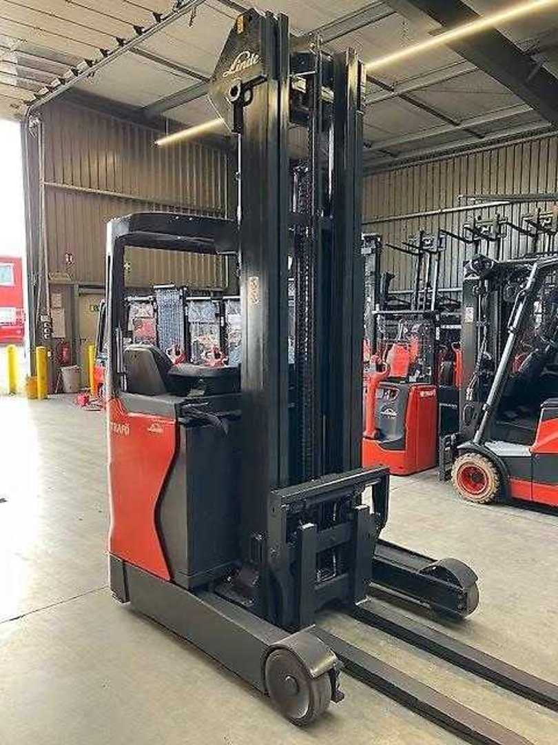 Used Forklift Linde R14 Bīdmasta iekrāvējs (Image 2) Used Forklift Linde R14 Bīdmasta iekrāvējs (Image 2)