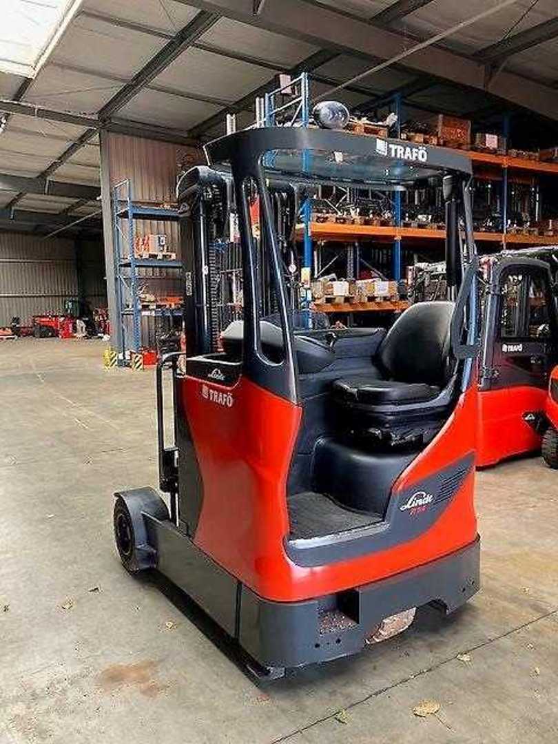 Used Forklift Linde R14G Bīdmasta iekrāvējs (Image 4) Used Forklift Linde R14G Bīdmasta iekrāvējs (Image 4)