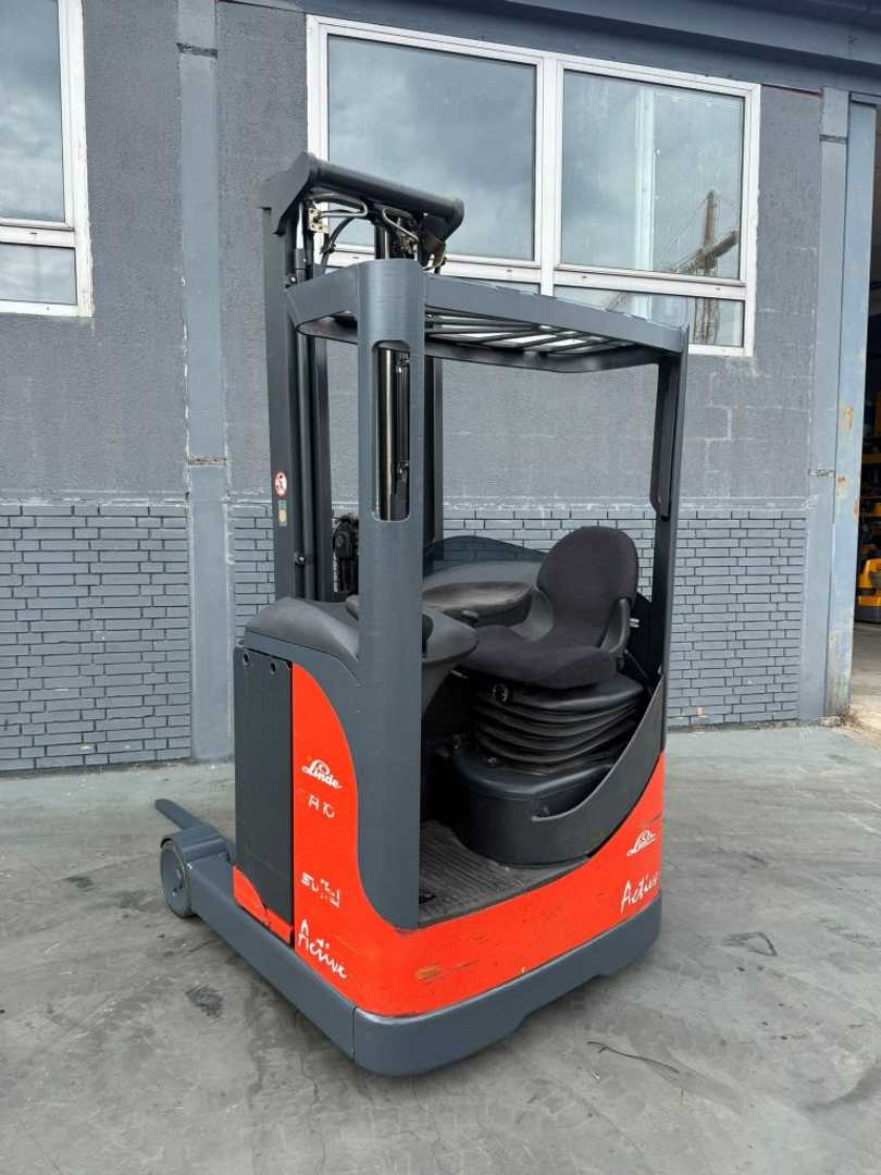 Used Forklift Linde R 10 Baujahr 2004/ HH 5920 Akku 2022 Bīdmasta iekrāvējs (Image 3) Used Forklift Linde R 10 Baujahr 2004/ HH 5920 Akku 2022 Bīdmasta iekrāvējs (Image 3)