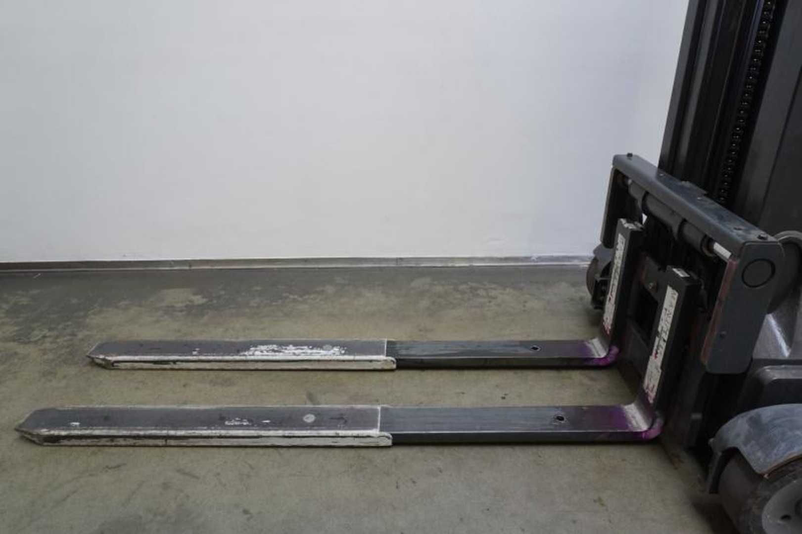 Used Forklift Linde R 20 HD 1120 Bīdmasta iekrāvējs (Image 6)