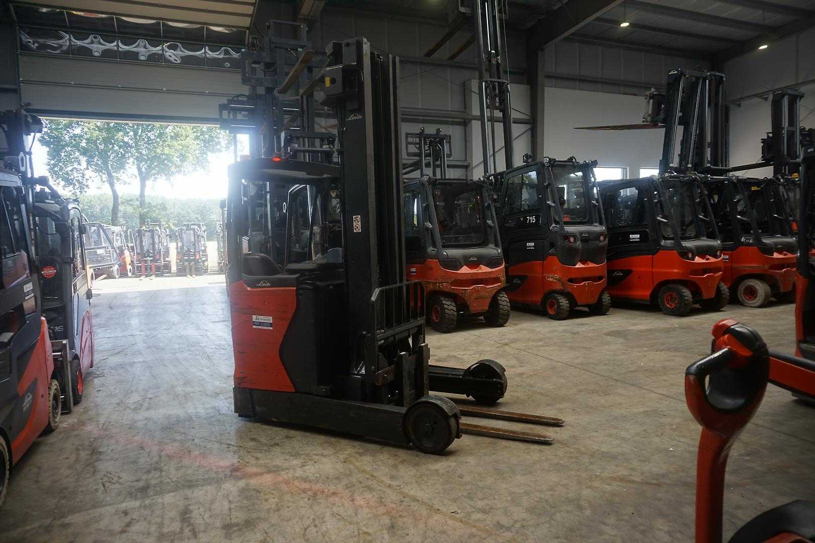 Used Forklift Linde R 20HD-01 - Nur 2.092 Stunden Bīdmasta iekrāvējs (Image 3) Used Forklift Linde R 20HD-01 - Nur 2.092 Stunden Bīdmasta iekrāvējs (Image 3)