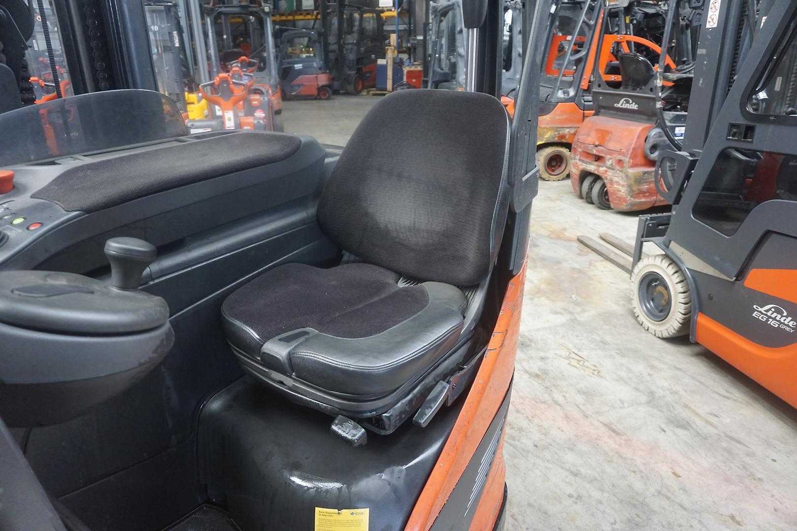 Used Forklift Linde R 20HD-01 - Nur 2.092 Stunden Bīdmasta iekrāvējs (Image 5) Used Forklift Linde R 20HD-01 - Nur 2.092 Stunden Bīdmasta iekrāvējs (Image 5)