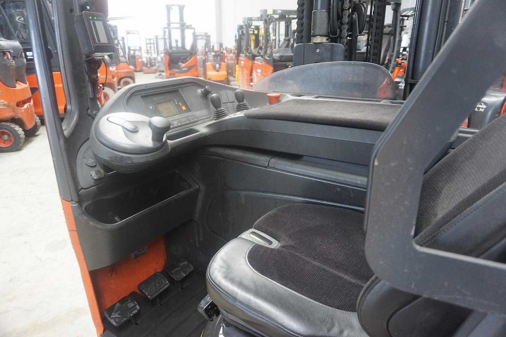 Used Forklift Linde R 20HD-01 - Nur 2.092 Stunden Bīdmasta iekrāvējs (Image 6) Used Forklift Linde R 20HD-01 - Nur 2.092 Stunden Bīdmasta iekrāvējs (Image 6)