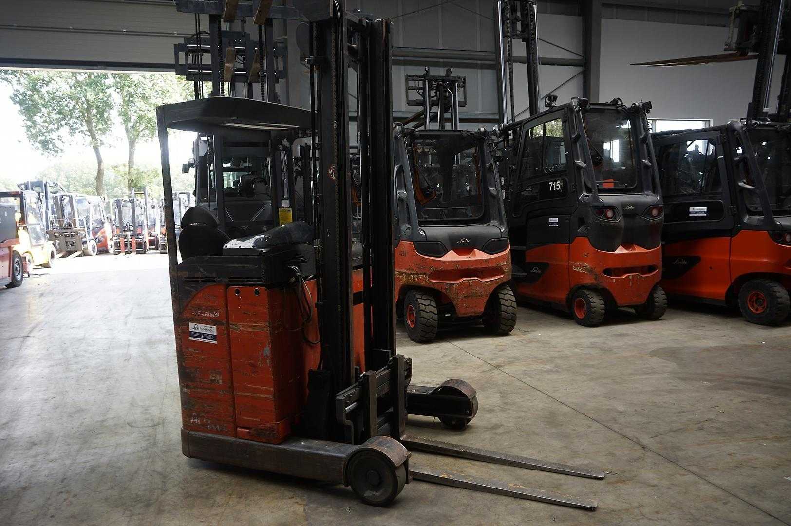Used Forklift Linde R 12C - Nur 4.341 Stunden Bīdmasta iekrāvējs (Image 3) Used Forklift Linde R 12C - Nur 4.341 Stunden Bīdmasta iekrāvējs (Image 3)