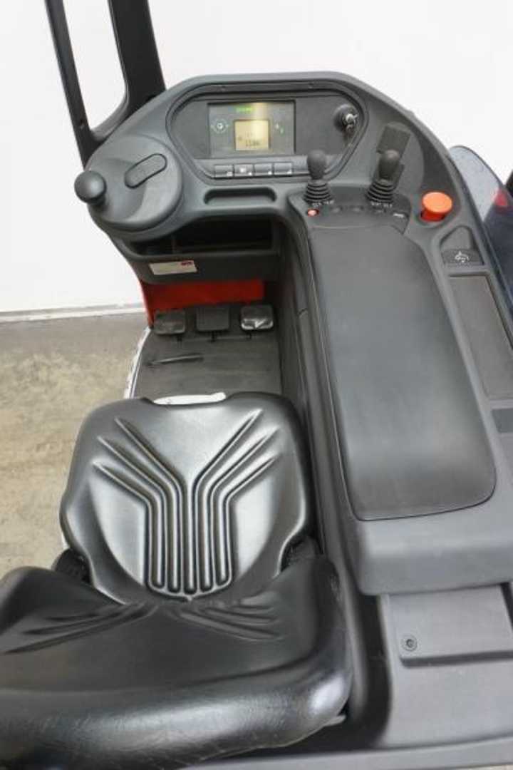 Used Forklift Linde R 12 B 1120 Bīdmasta iekrāvējs (Image 3) Used Forklift Linde R 12 B 1120 Bīdmasta iekrāvējs (Image 3)