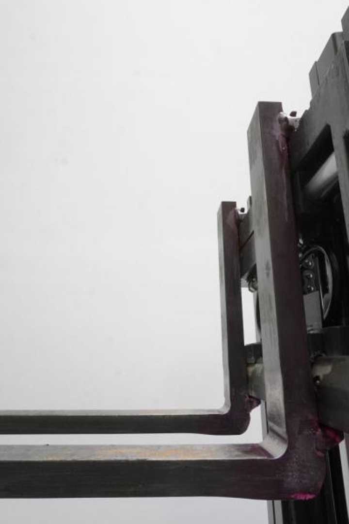 Used Forklift Linde R 12 B 1120 Bīdmasta iekrāvējs (Image 6) Used Forklift Linde R 12 B 1120 Bīdmasta iekrāvējs (Image 6)