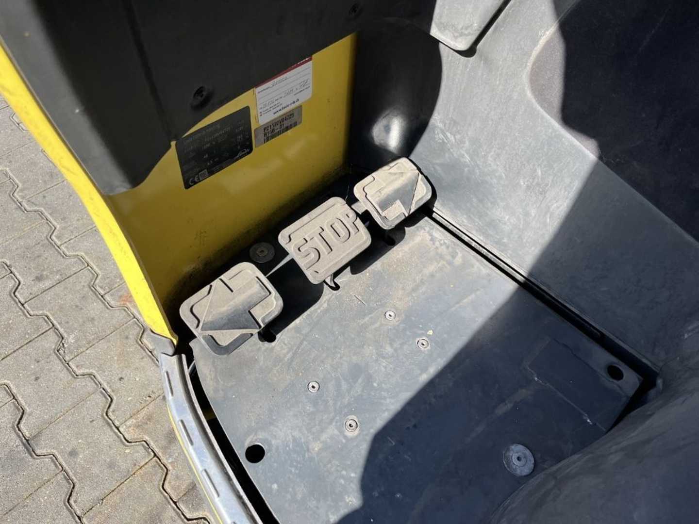 Used Forklift Linde R16B Bīdmasta iekrāvējs (Image 9) Used Forklift Linde R16B Bīdmasta iekrāvējs (Image 9)
