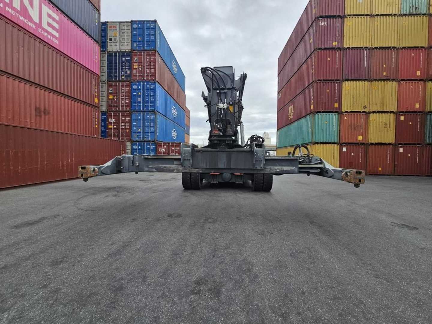 Used Forklift Kalmar DRF100-54S8 Greifera iekrāvējs (Image 4) Used Forklift Kalmar DRF100-54S8 Greifera iekrāvējs (Image 4)