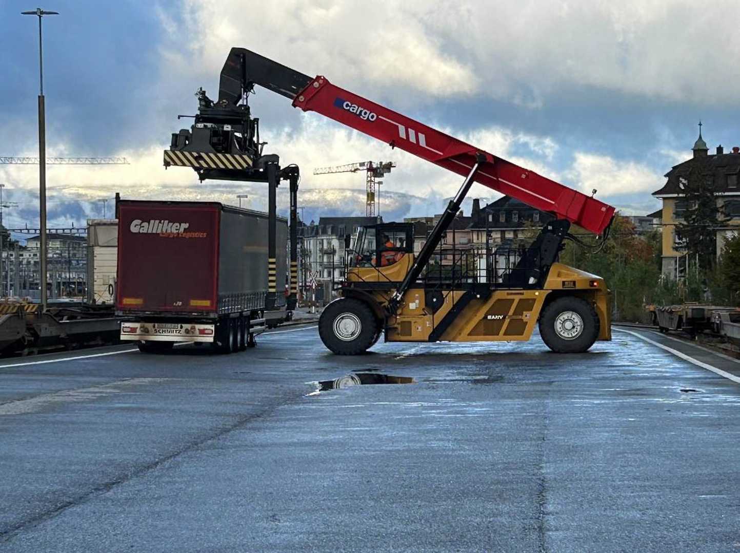 Used Forklift Sany SRSC45G5-P - PIGGYBACK SPREADER Greifera iekrāvējs (Image 4) Used Forklift Sany SRSC45G5-P - PIGGYBACK SPREADER Greifera iekrāvējs (Image 4)