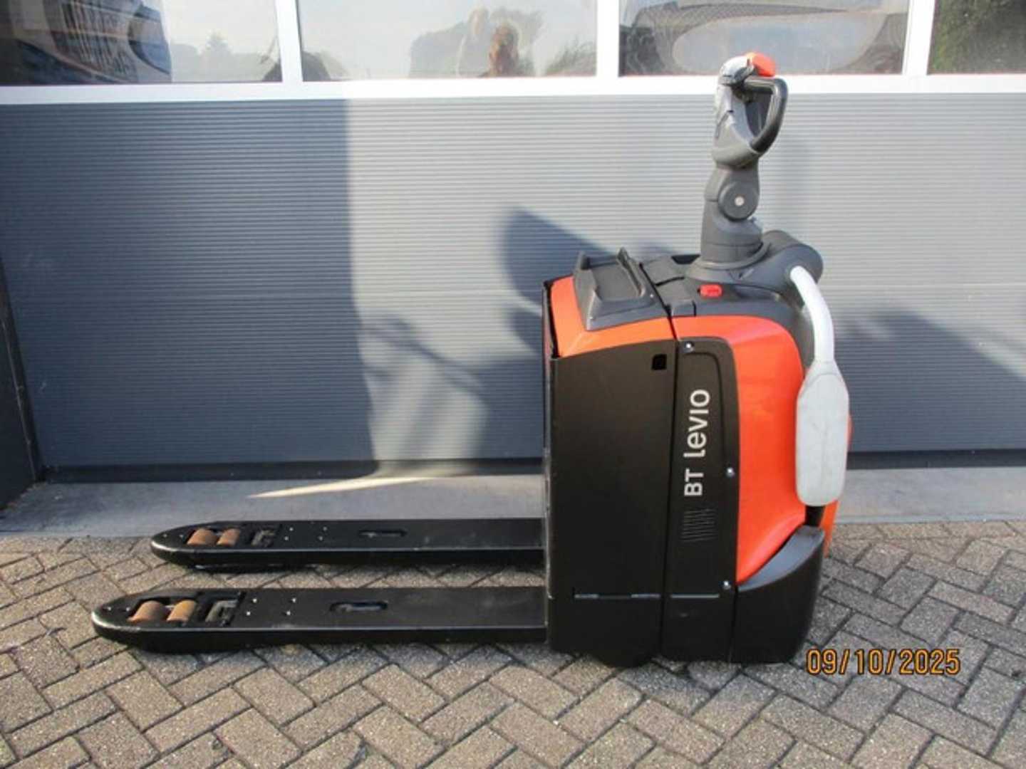 Used Forklift BT LPE 200 Gājēju krautņotāja vadītāja stāvplatforma (vai līdzbraucēja platforma) (Image 1) Used Forklift BT LPE 200 Gājēju krautņotāja vadītāja stāvplatforma (vai līdzbraucēja platforma) (Image 1)