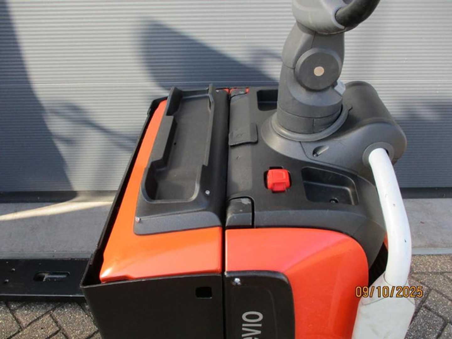 Used Forklift BT LPE 200 Gājēju krautņotāja vadītāja stāvplatforma (vai līdzbraucēja platforma) (Image 4) Used Forklift BT LPE 200 Gājēju krautņotāja vadītāja stāvplatforma (vai līdzbraucēja platforma) (Image 4)