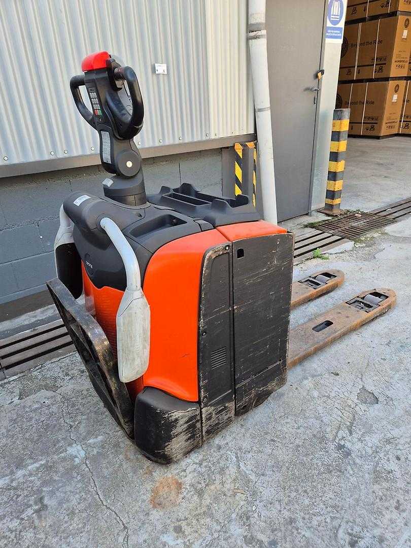 Used Forklift BT LPE 200 Gājēju krautņotāja vadītāja stāvplatforma (vai līdzbraucēja platforma) (Image 3) Used Forklift BT LPE 200 Gājēju krautņotāja vadītāja stāvplatforma (vai līdzbraucēja platforma) (Image 3)
