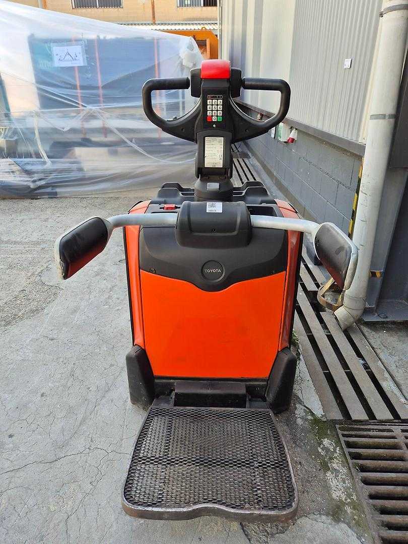 Used Forklift BT LPE 200 Gājēju krautņotāja vadītāja stāvplatforma (vai līdzbraucēja platforma) (Image 4) Used Forklift BT LPE 200 Gājēju krautņotāja vadītāja stāvplatforma (vai līdzbraucēja platforma) (Image 4)