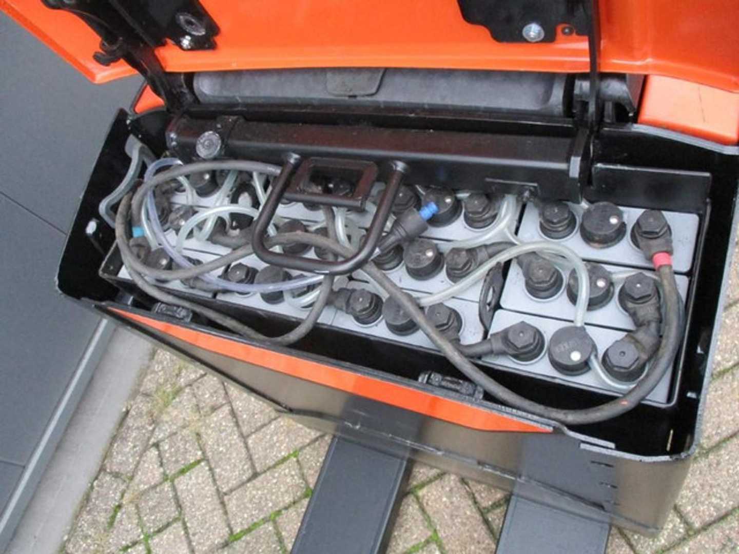 Used Forklift BT LPE200 Gājēju krautņotāja vadītāja stāvplatforma (vai līdzbraucēja platforma) (Image 8)