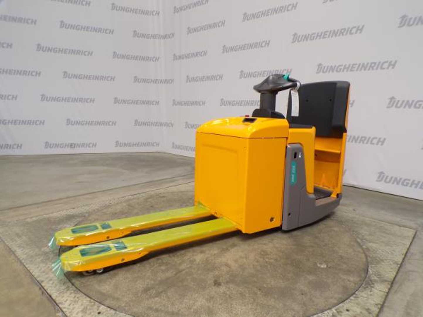 Used Forklift Jungheinrich ERE 225 FP 115-54 Gājēju krautņotāja vadītāja stāvplatforma (vai līdzbraucēja platforma) (Image 2) Used Forklift Jungheinrich ERE 225 FP 115-54 Gājēju krautņotāja vadītāja stāvplatforma (vai līdzbraucēja platforma) (Image 2)