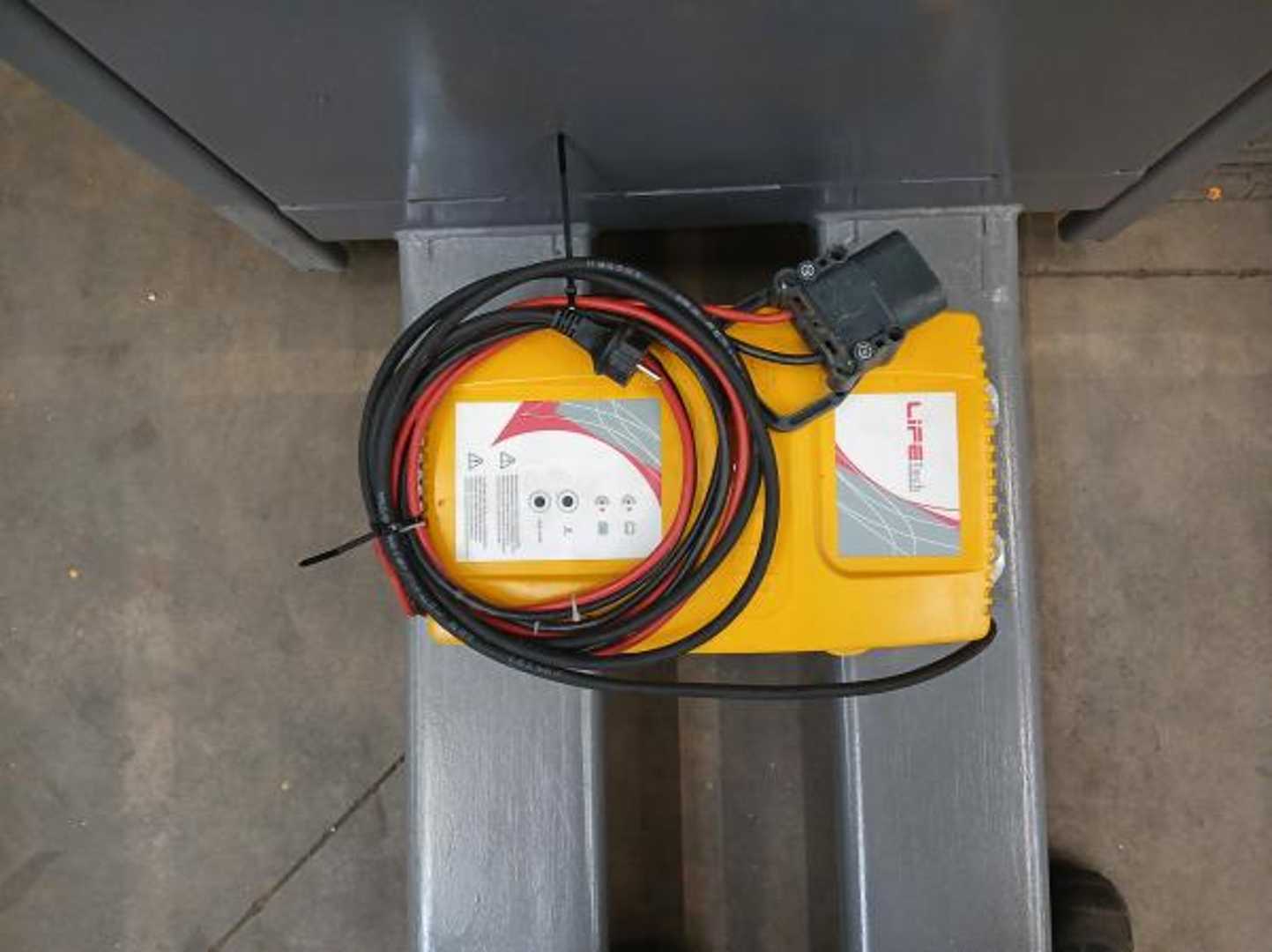Used Forklift Jungheinrich ECE 225 1150 Gājēju krautņotāja vadītāja stāvplatforma (vai līdzbraucēja platforma) (Image 9) Used Forklift Jungheinrich ECE 225 1150 Gājēju krautņotāja vadītāja stāvplatforma (vai līdzbraucēja platforma) (Image 9)