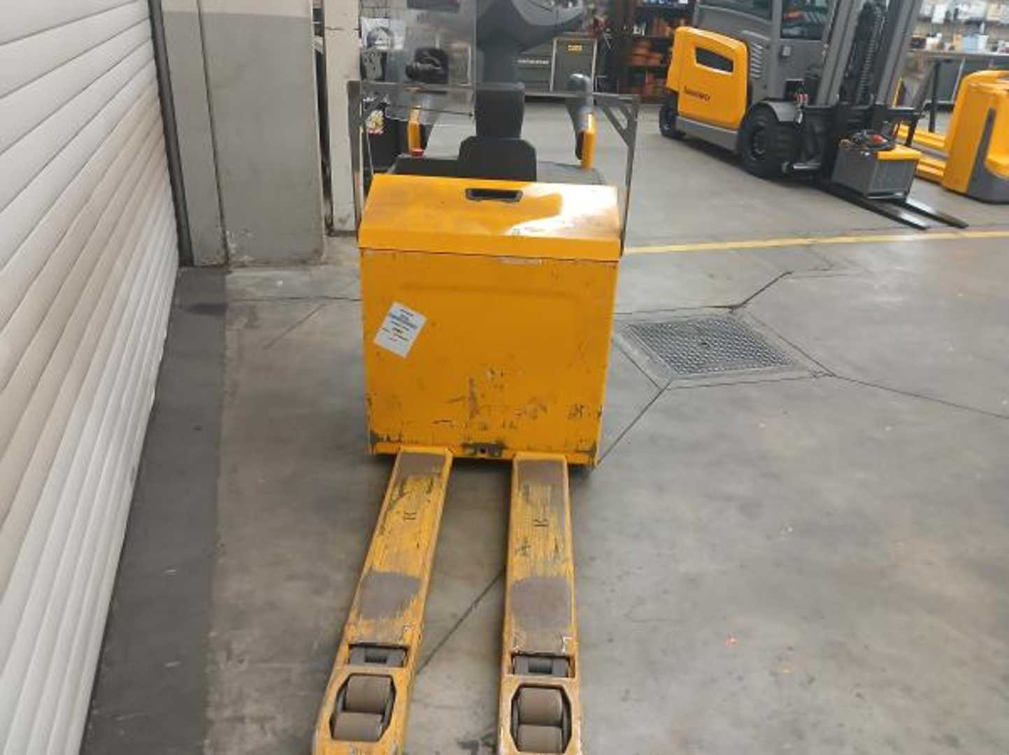 Used Forklift Jungheinrich ERE 225 Li KP 115-54 Gājēju krautņotāja vadītāja stāvplatforma (vai līdzbraucēja platforma) (Image 7) Used Forklift Jungheinrich ERE 225 Li KP 115-54 Gājēju krautņotāja vadītāja stāvplatforma (vai līdzbraucēja platforma) (Image 7)