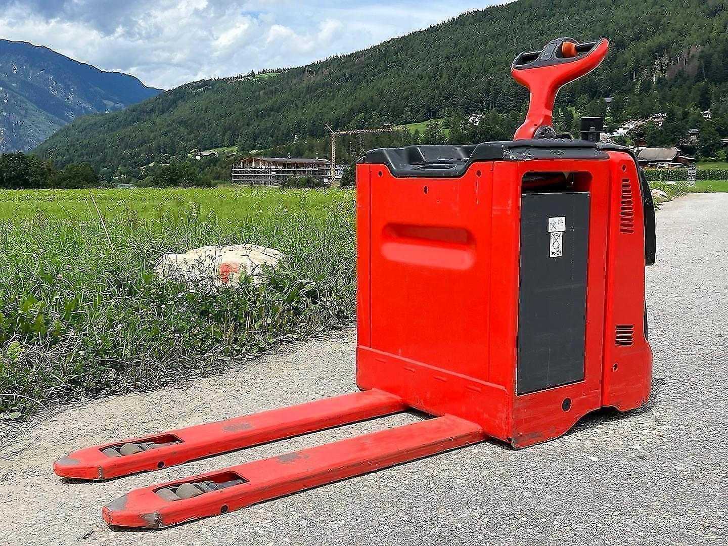 Used Forklift Linde T20AP Gājēju krautņotāja vadītāja stāvplatforma (vai līdzbraucēja platforma) (Image 4) Used Forklift Linde T20AP Gājēju krautņotāja vadītāja stāvplatforma (vai līdzbraucēja platforma) (Image 4)