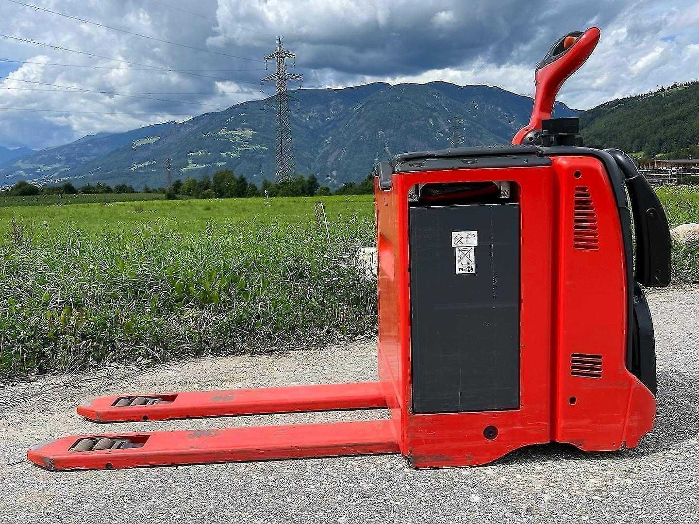 Used Forklift Linde T20AP Gājēju krautņotāja vadītāja stāvplatforma (vai līdzbraucēja platforma) (Image 5) Used Forklift Linde T20AP Gājēju krautņotāja vadītāja stāvplatforma (vai līdzbraucēja platforma) (Image 5)