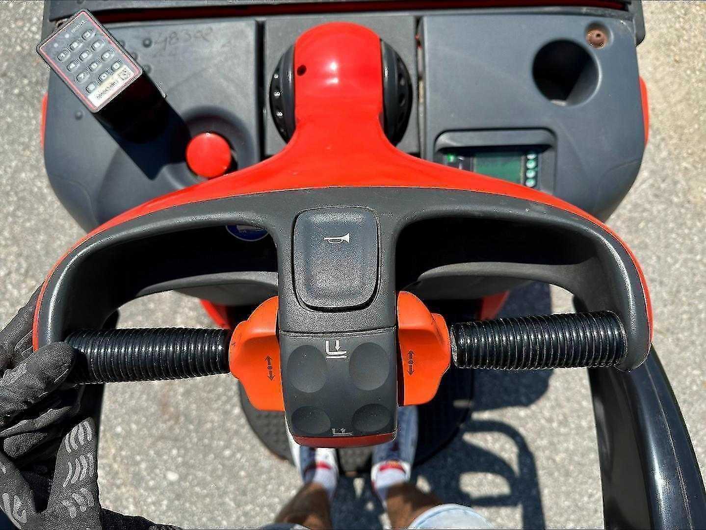 Used Forklift Linde T20AP Gājēju krautņotāja vadītāja stāvplatforma (vai līdzbraucēja platforma) (Image 7) Used Forklift Linde T20AP Gājēju krautņotāja vadītāja stāvplatforma (vai līdzbraucēja platforma) (Image 7)