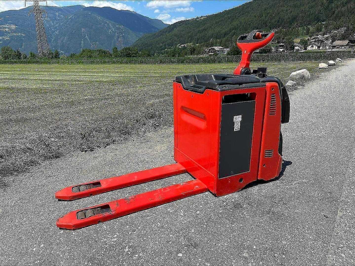 Used Forklift Linde T20AP Gājēju krautņotāja vadītāja stāvplatforma (vai līdzbraucēja platforma) (Image 4) Used Forklift Linde T20AP Gājēju krautņotāja vadītāja stāvplatforma (vai līdzbraucēja platforma) (Image 4)