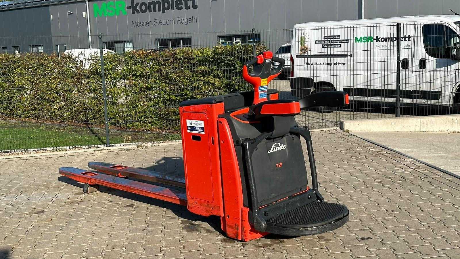 Used Forklift Linde T 20 AP Gājēju krautņotāja vadītāja stāvplatforma (vai līdzbraucēja platforma) (Image 4) Used Forklift Linde T 20 AP Gājēju krautņotāja vadītāja stāvplatforma (vai līdzbraucēja platforma) (Image 4)