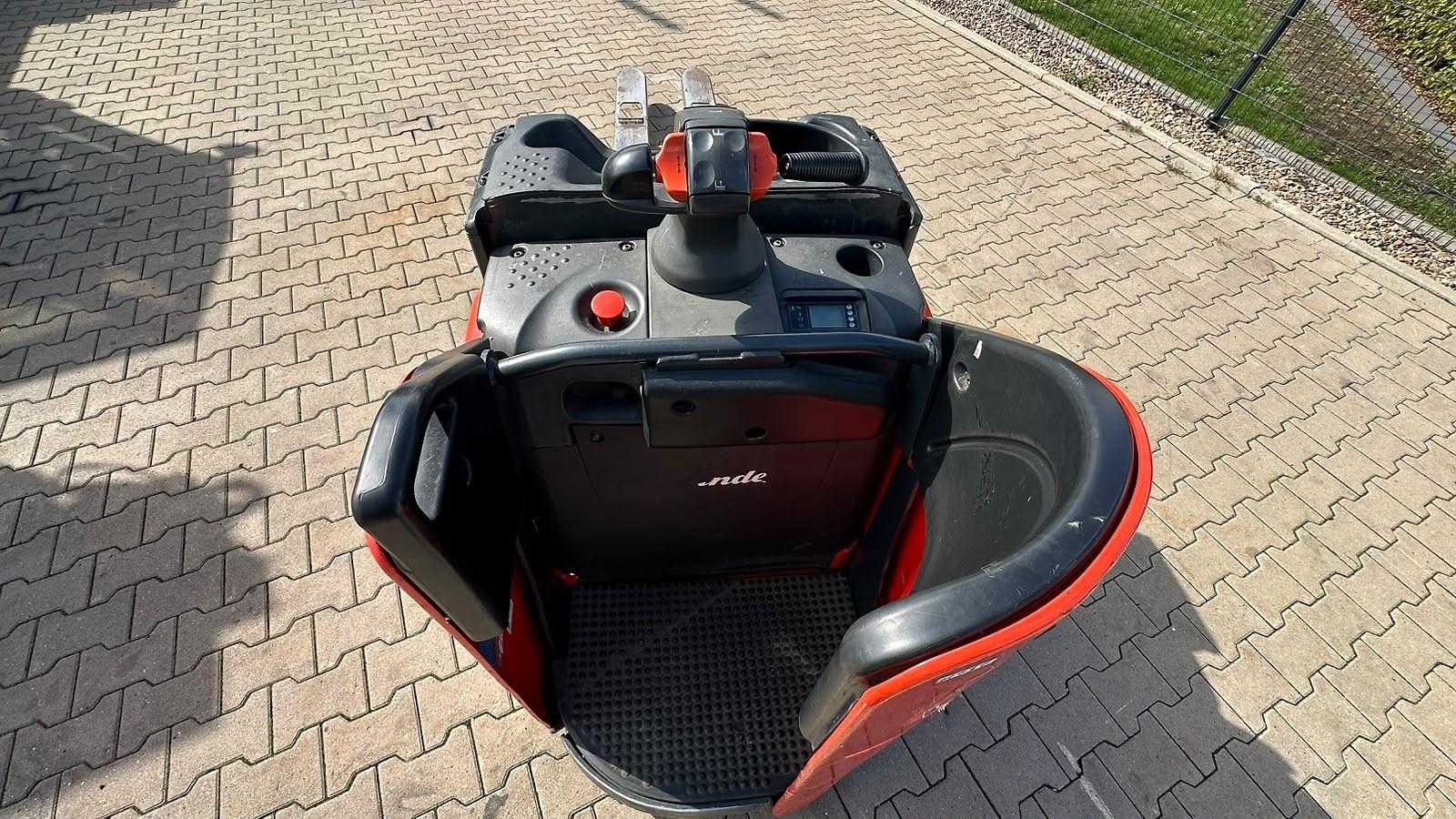 Used Forklift Linde T 20 SP Gājēju krautņotāja vadītāja stāvplatforma (vai līdzbraucēja platforma) (Image 14) Used Forklift Linde T 20 SP Gājēju krautņotāja vadītāja stāvplatforma (vai līdzbraucēja platforma) (Image 14)