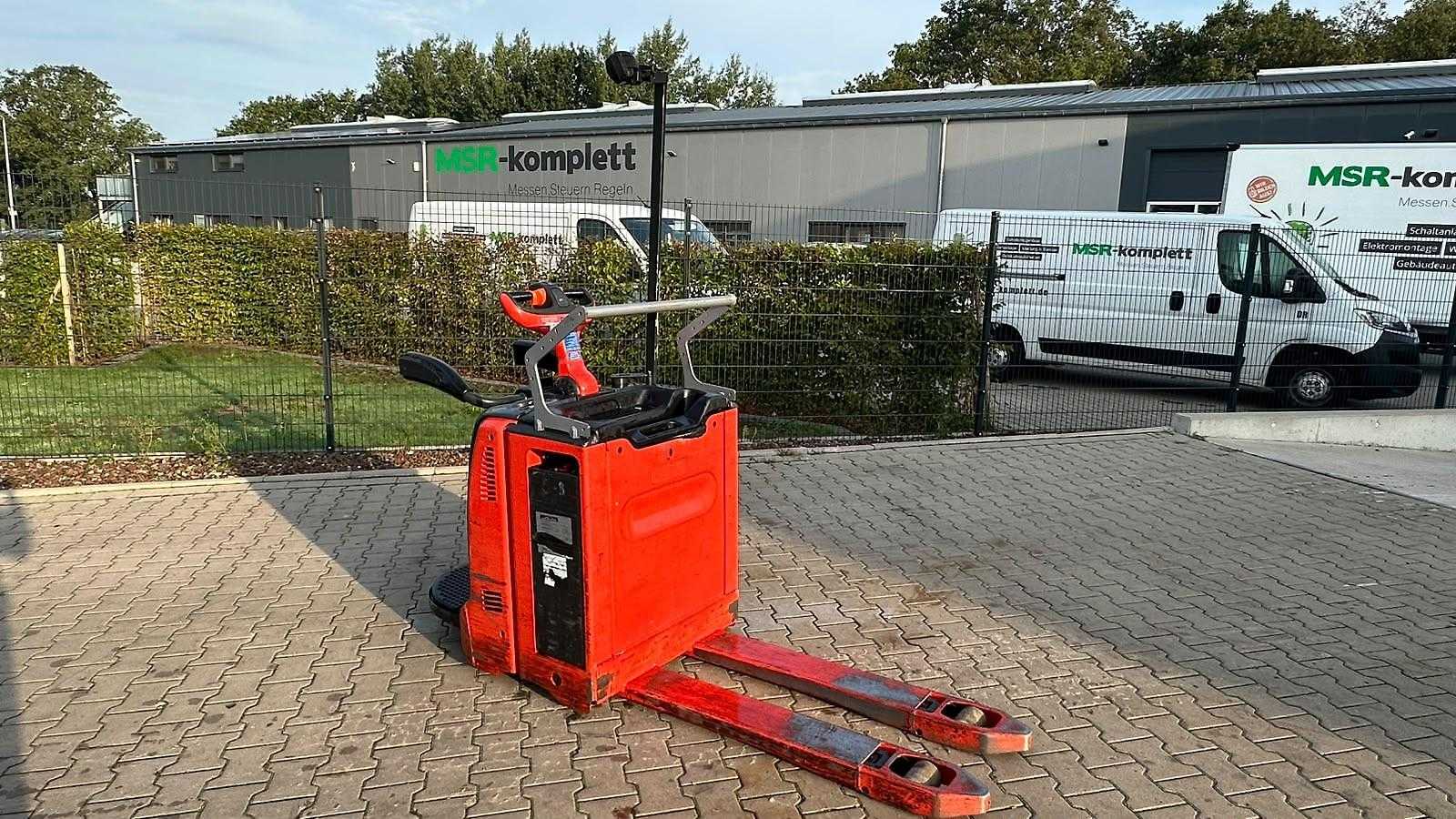 Used Forklift Linde T 20  AP Gājēju krautņotāja vadītāja stāvplatforma (vai līdzbraucēja platforma) (Image 6)