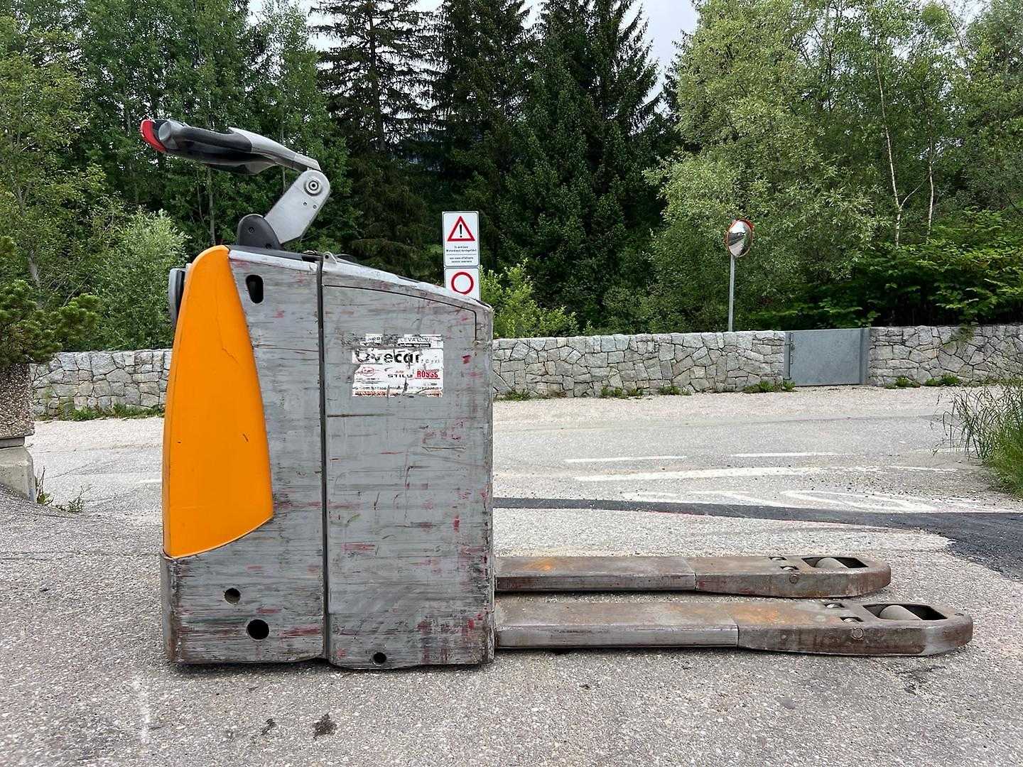 Used Forklift STILL EXU SF 20 Gājēju krautņotāja vadītāja stāvplatforma (vai līdzbraucēja platforma) (Image 2) Used Forklift STILL EXU SF 20 Gājēju krautņotāja vadītāja stāvplatforma (vai līdzbraucēja platforma) (Image 2)