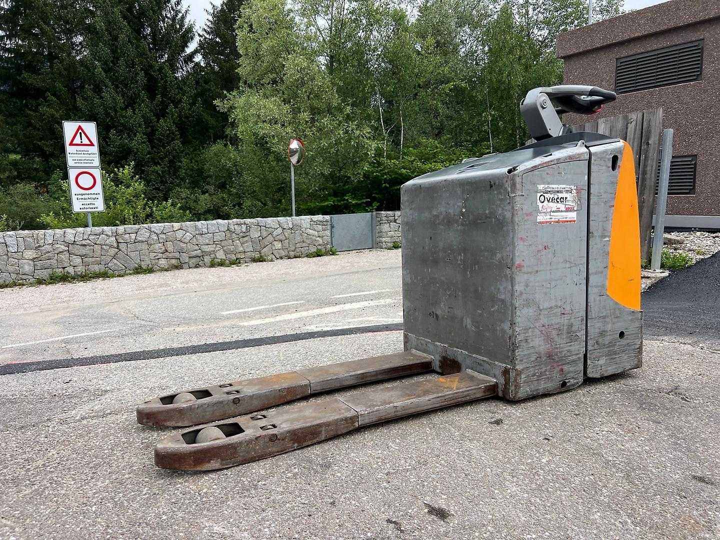 Used Forklift STILL EXU SF 20 Gājēju krautņotāja vadītāja stāvplatforma (vai līdzbraucēja platforma) (Image 4) Used Forklift STILL EXU SF 20 Gājēju krautņotāja vadītāja stāvplatforma (vai līdzbraucēja platforma) (Image 4)