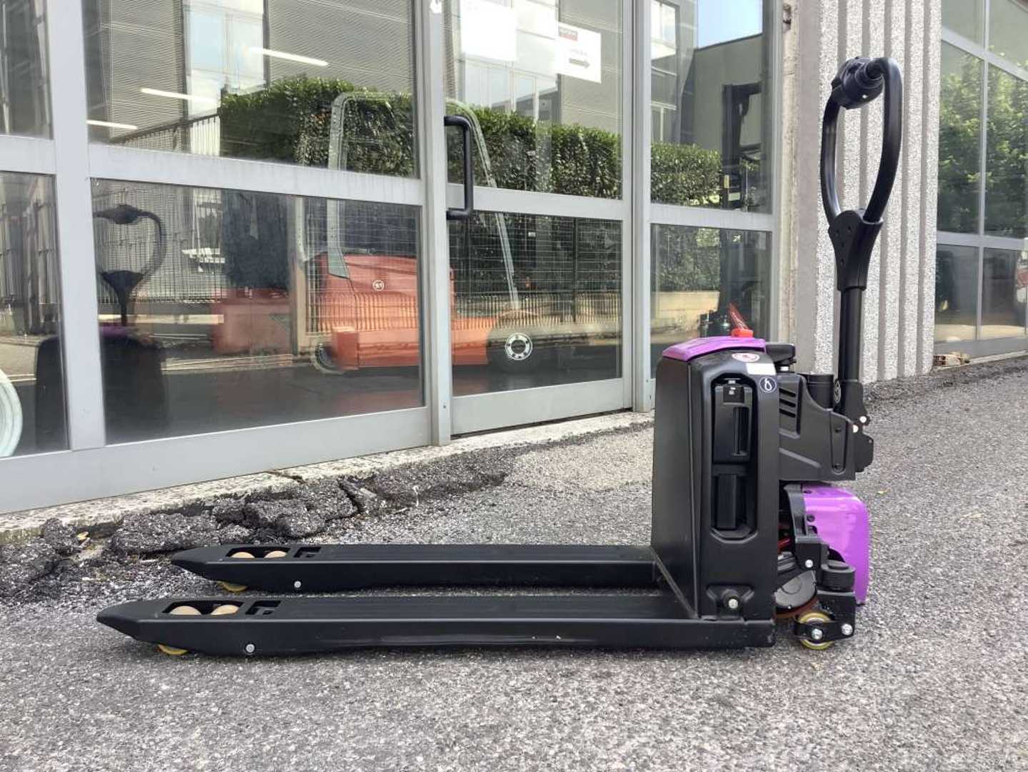 Used Forklift AntOn PTL 1.5 Gājēju krautņotājs ar dīseli (Image 3) Used Forklift AntOn PTL 1.5 Gājēju krautņotājs ar dīseli (Image 3)