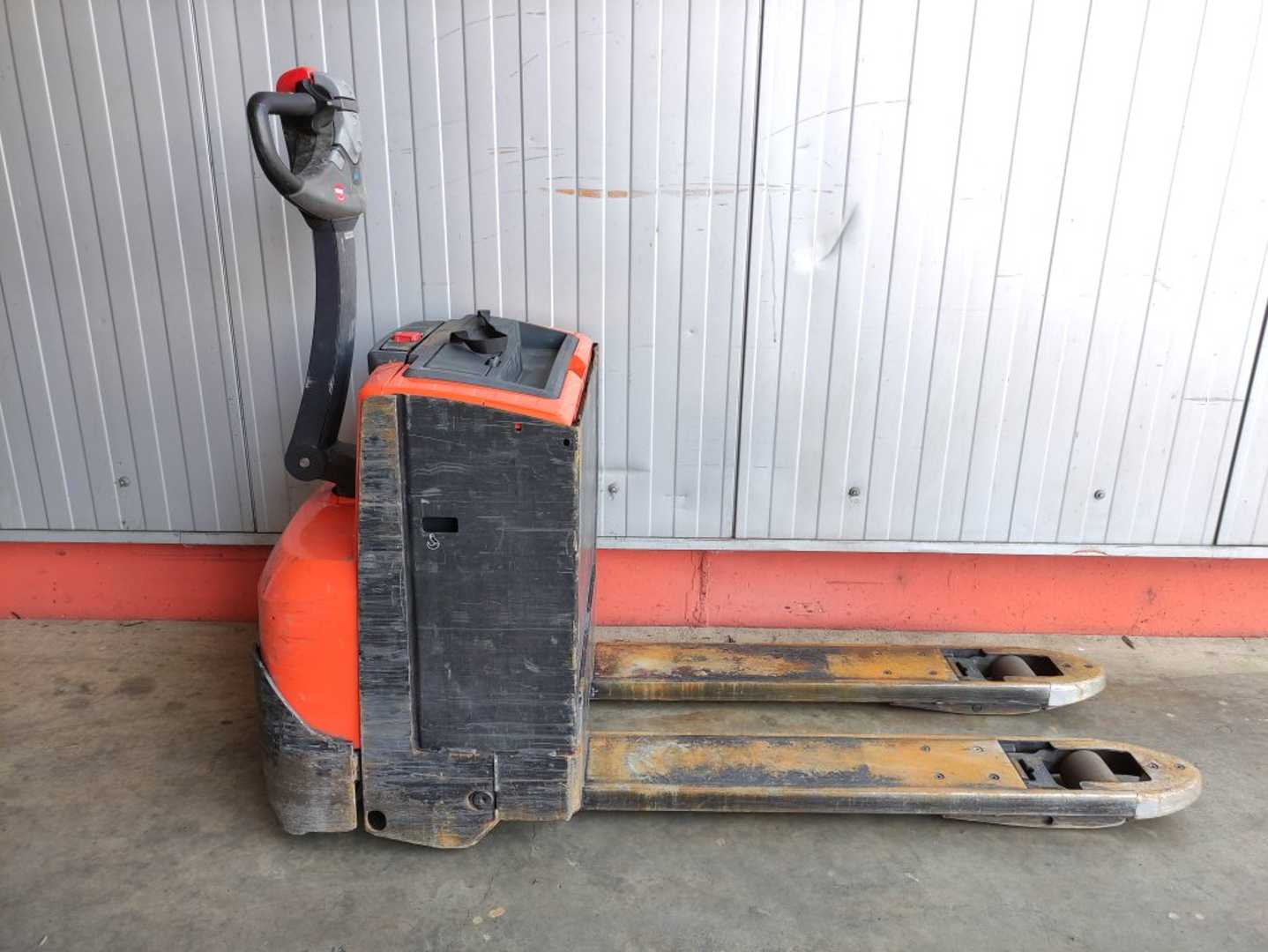 Used Forklift BT LWE200 Gājēju krautņotājs ar dīseli (Image 2) Used Forklift BT LWE200 Gājēju krautņotājs ar dīseli (Image 2)