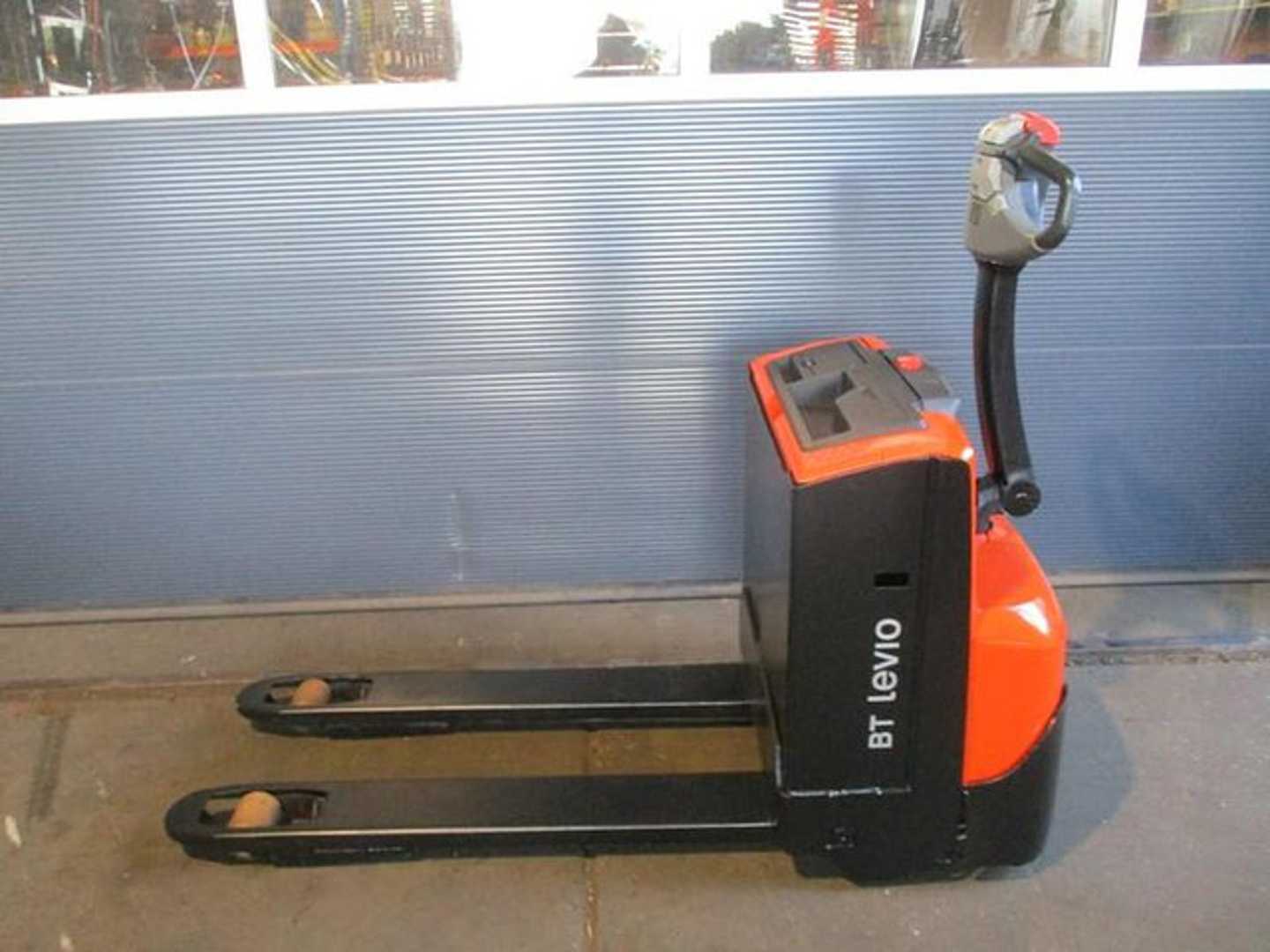 Used Forklift BT LWE 160 Gājēju krautņotājs ar dīseli (Image 2) Used Forklift BT LWE 160 Gājēju krautņotājs ar dīseli (Image 2)