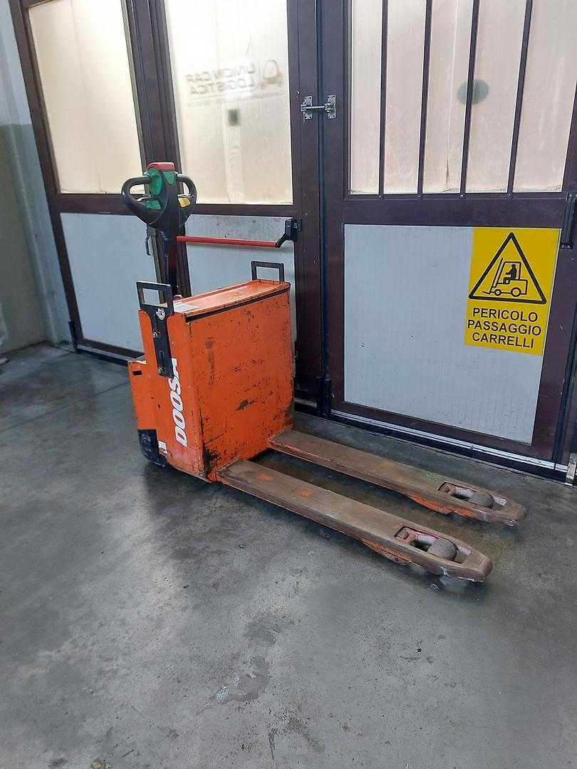 Used Forklift Doosan LEDH20M Gājēju krautņotājs ar dīseli (Image 2) Used Forklift Doosan LEDH20M Gājēju krautņotājs ar dīseli (Image 2)