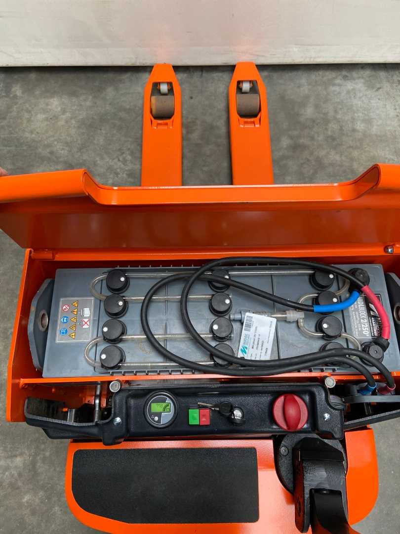 Used Forklift Doosan LEDH18 Gājēju krautņotājs ar dīseli (Image 11) Used Forklift Doosan LEDH18 Gājēju krautņotājs ar dīseli (Image 11)