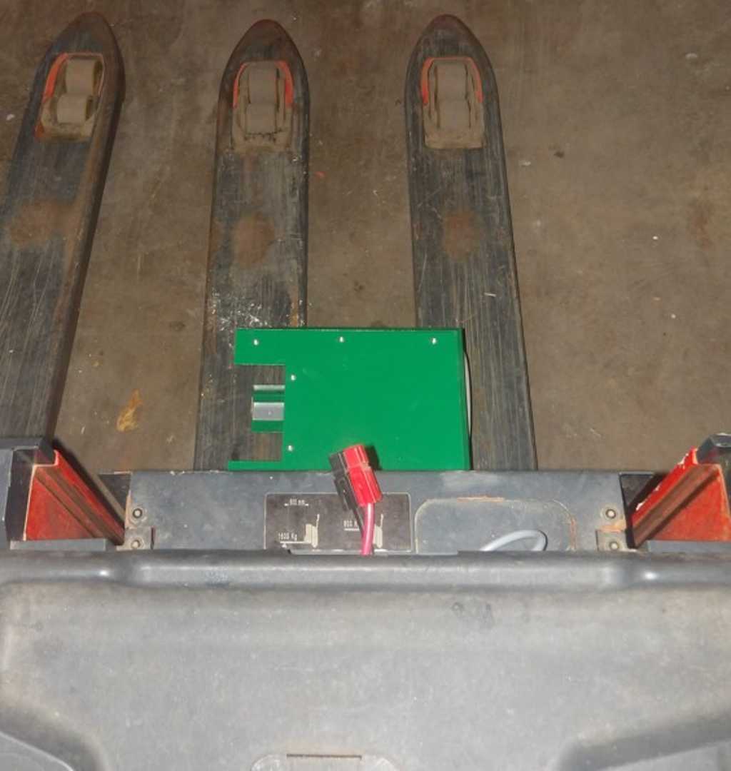 Used Forklift Fenwick T 16 L Gājēju krautņotājs ar dīseli (Image 2) Used Forklift Fenwick T 16 L Gājēju krautņotājs ar dīseli (Image 2)