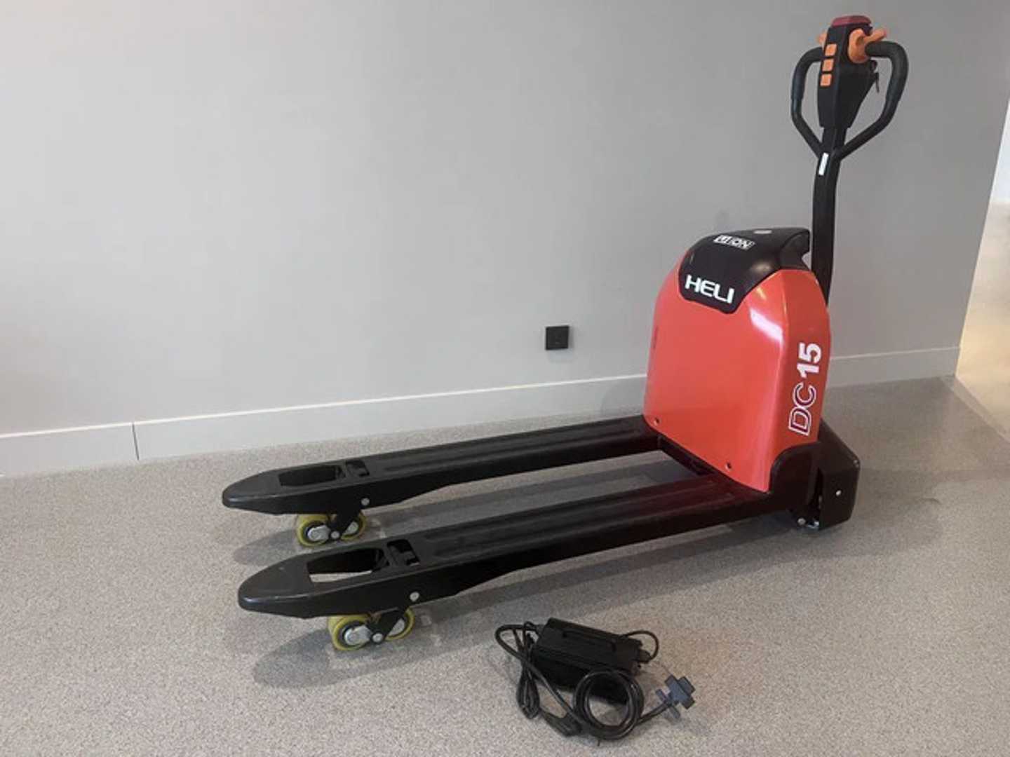 Used Forklift Heli CBD15J-LI3 elektrische palletwagen lithium-ion nieuw Gājēju krautņotājs ar dīseli (Image 1) Used Forklift Heli CBD15J-LI3 elektrische palletwagen lithium-ion nieuw Gājēju krautņotājs ar dīseli (Image 1)