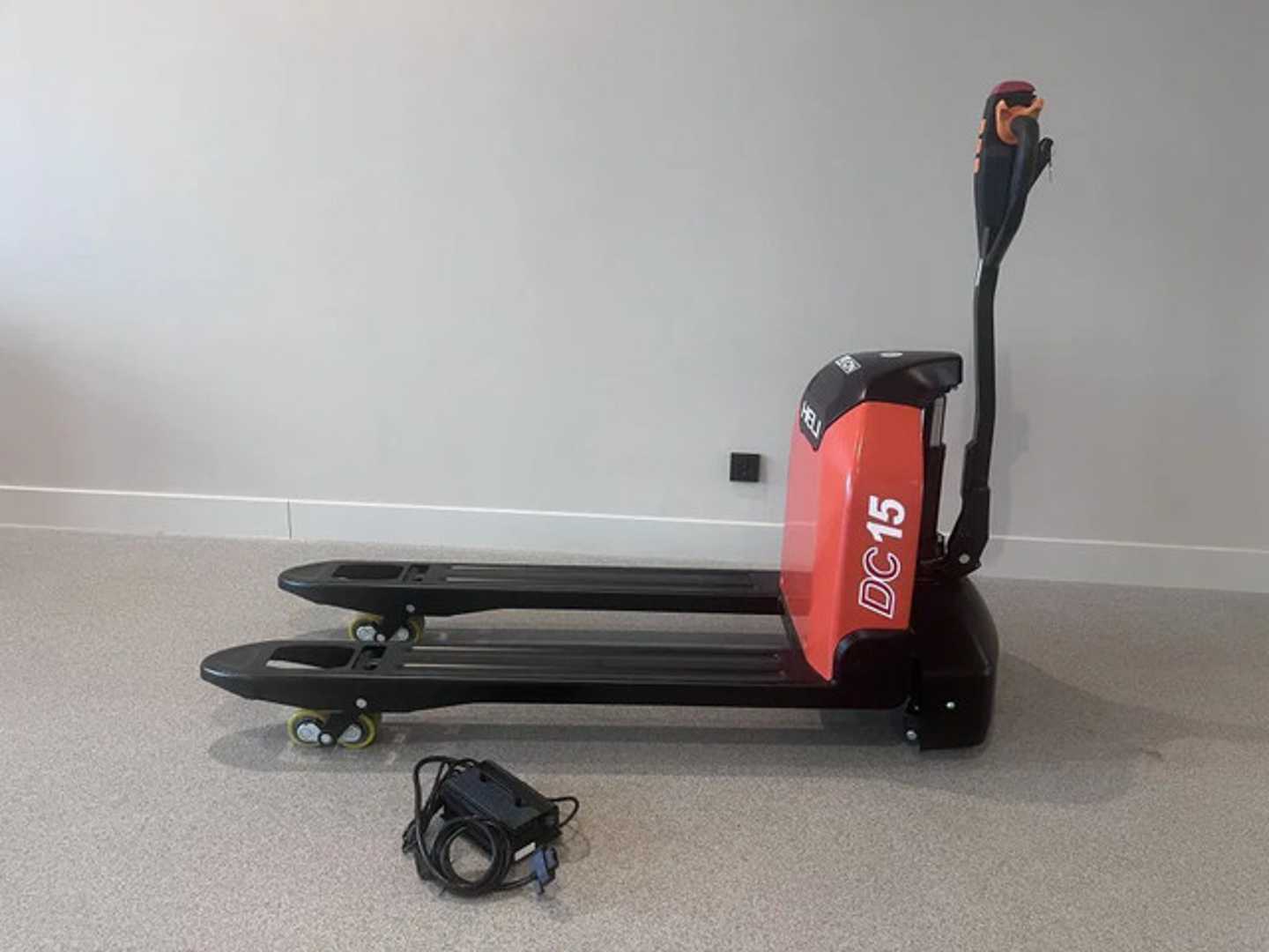 Used Forklift Heli CBD15J-LI3 elektrische palletwagen lithium-ion nieuw Gājēju krautņotājs ar dīseli (Image 2) Used Forklift Heli CBD15J-LI3 elektrische palletwagen lithium-ion nieuw Gājēju krautņotājs ar dīseli (Image 2)