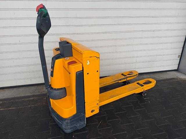 Used Forklift Jungheinrich EJE116 Gājēju krautņotājs ar dīseli (Image 3) Used Forklift Jungheinrich EJE116 Gājēju krautņotājs ar dīseli (Image 3)