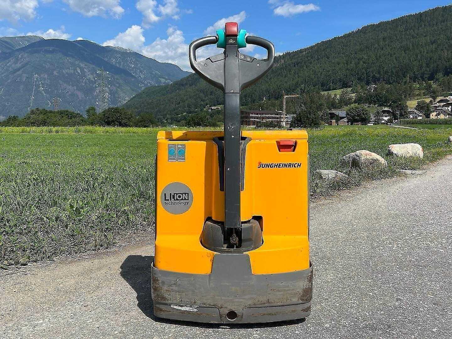 Used Forklift Jungheinrich EJE C20i Gājēju krautņotājs ar dīseli (Image 3) Used Forklift Jungheinrich EJE C20i Gājēju krautņotājs ar dīseli (Image 3)