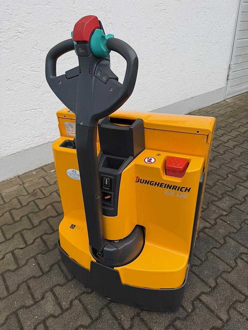 Used Forklift Jungheinrich EJE120 Gājēju krautņotājs ar dīseli (Image 1) Used Forklift Jungheinrich EJE120 Gājēju krautņotājs ar dīseli (Image 1)