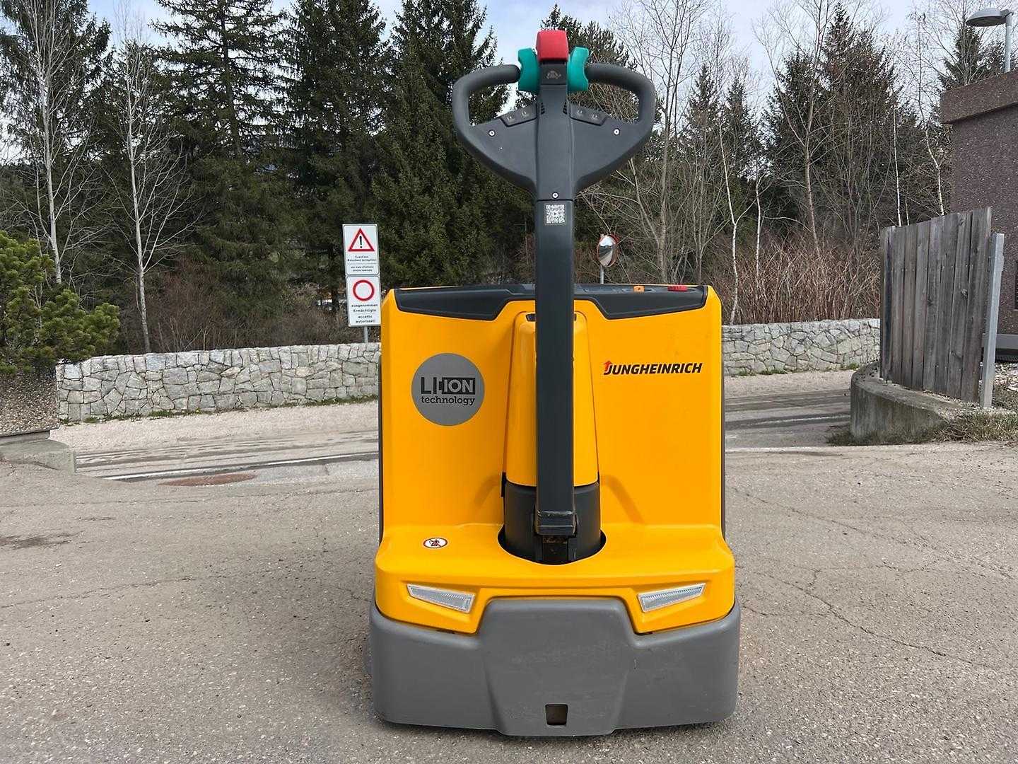 Used Forklift Jungheinrich EJE 230 Gājēju krautņotājs ar dīseli (Image 3) Used Forklift Jungheinrich EJE 230 Gājēju krautņotājs ar dīseli (Image 3)