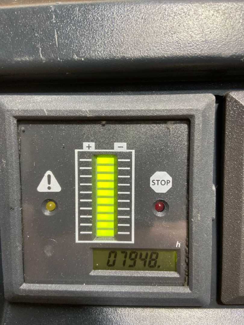 Used Forklift Jungheinrich EJE220 Gājēju krautņotājs ar dīseli (Image 5) Used Forklift Jungheinrich EJE220 Gājēju krautņotājs ar dīseli (Image 5)
