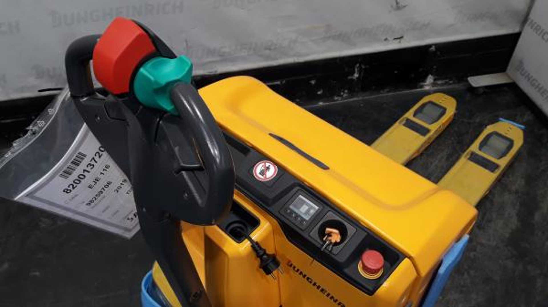 Used Forklift Jungheinrich EJE 116 17 115 51 Gājēju krautņotājs ar dīseli (Image 3) Used Forklift Jungheinrich EJE 116 17 115 51 Gājēju krautņotājs ar dīseli (Image 3)