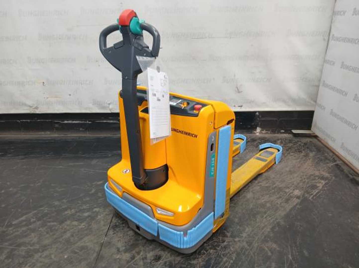 Used Forklift Jungheinrich EJE 114 24 115 54 Gājēju krautņotājs ar dīseli (Image 1) Used Forklift Jungheinrich EJE 114 24 115 54 Gājēju krautņotājs ar dīseli (Image 1)