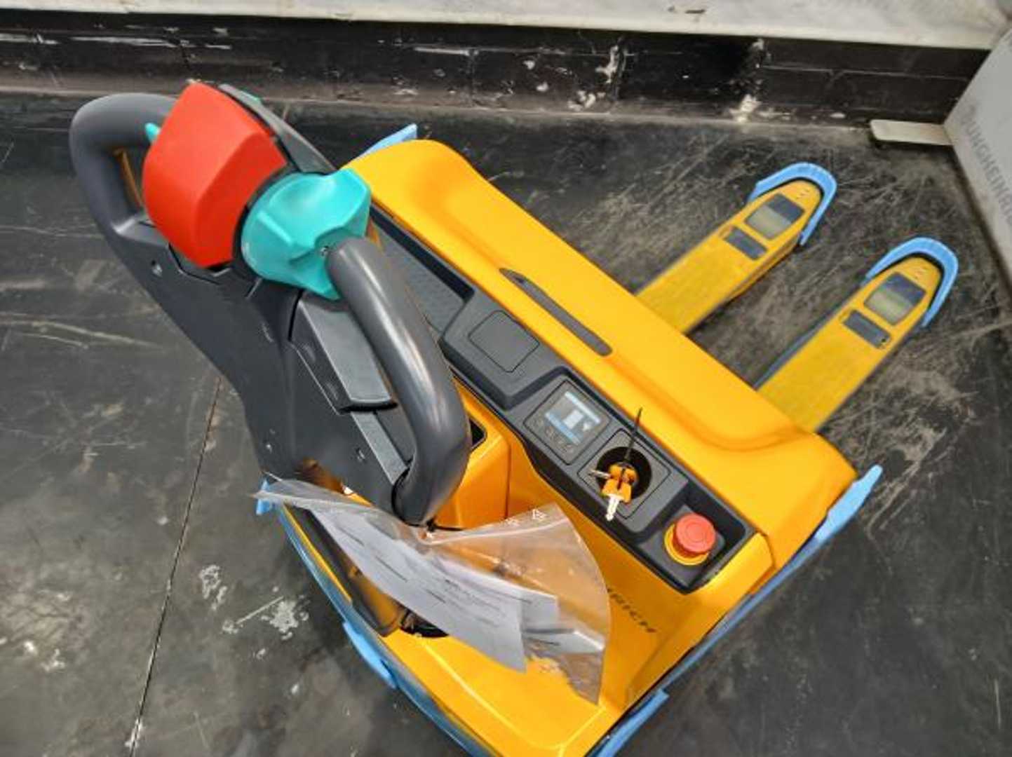 Used Forklift Jungheinrich EJE 114 24 115 54 Gājēju krautņotājs ar dīseli (Image 3) Used Forklift Jungheinrich EJE 114 24 115 54 Gājēju krautņotājs ar dīseli (Image 3)